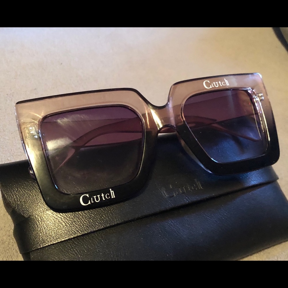 CLUTCH square sunglasses with case